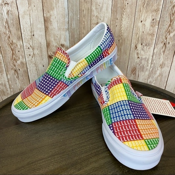 Vans Pride Classic Slip On LGBTQ Canvas Sneaker Size 10 Men - Picture 2 of 13